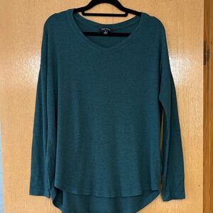 EUC Well Worn Forest Green V-Neck Long Sleeve Top-S